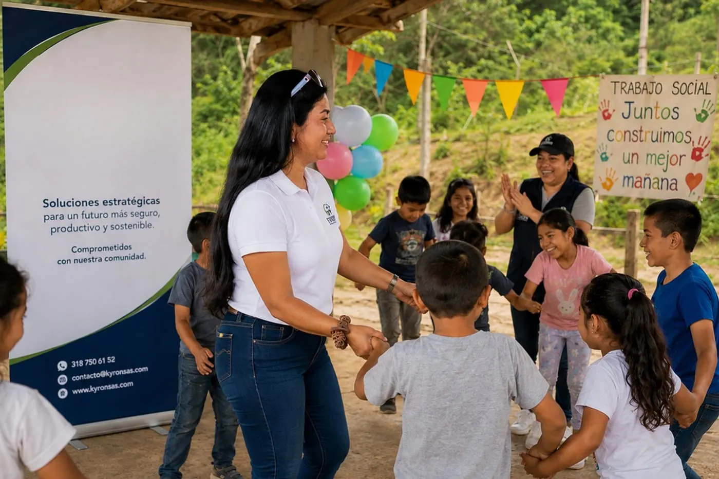 Jornada comunitaria de KYRON con niñas y niños al aire libre.